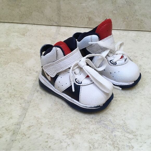 NIKE LEBRON JAMES SNEAKERS‎ - Picture 1 of 9